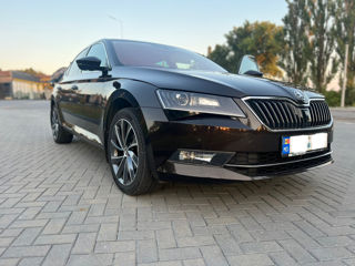 Skoda Superb foto 2