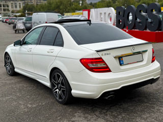 Mercedes C-Class foto 7