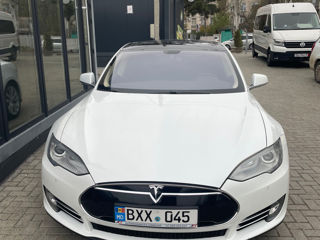Tesla Model S foto 2