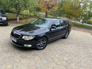 Skoda Superb foto 2