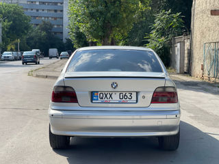 BMW 5 Series foto 5