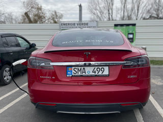 Tesla Model S foto 3