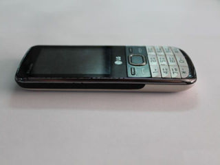Кнопочный телефон LG 2-Sim с зарядкой foto 7