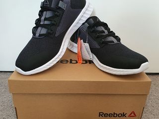 Adidas, Reebok. foto 3