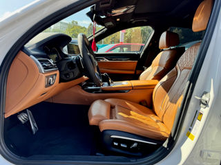 BMW 7 Series foto 8