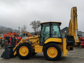 Komatsu WB 93 foto 4