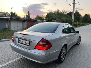 Mercedes E-Class foto 2