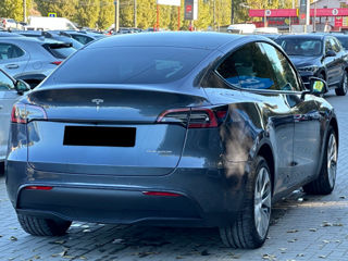 Tesla Model Y foto 5