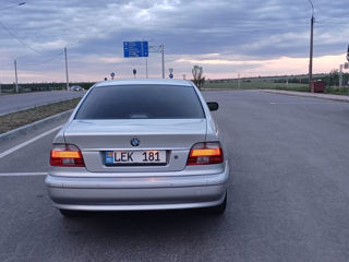 BMW 5 Series фото 9