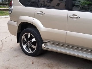 Toyota Land Cruiser Prado foto 2