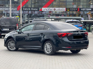 Toyota Avensis foto 5