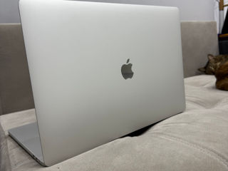 MacBook Pro 16 i9 16Ram / 1TB / 4GB video - ideal 10/10