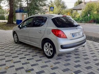 Peugeot 207 foto 5