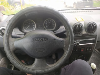 Dacia Logan foto 2