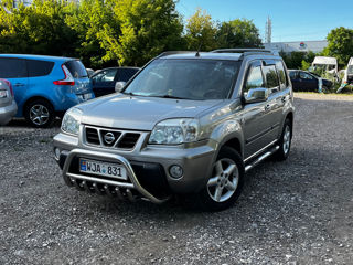 Nissan X-Trail foto 2