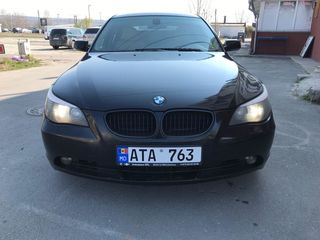 BMW 5 Series foto 1