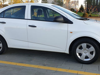 Chevrolet Aveo foto 3