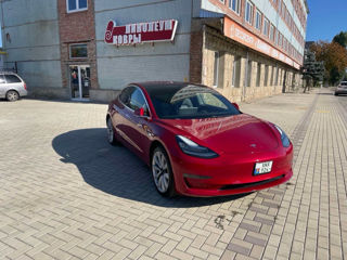 Tesla Model 3 foto 2