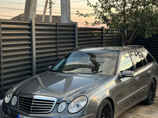 Mercedes E-Class foto 8