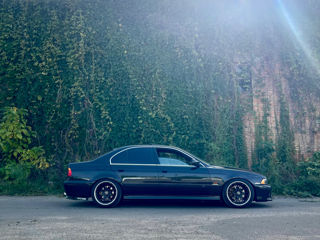 BMW 5 Series foto 8