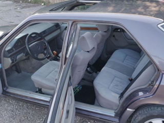 Mercedes Series (W124) foto 6