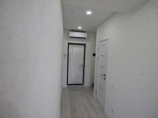 Apartament cu 2 odai si living!!! foto 9