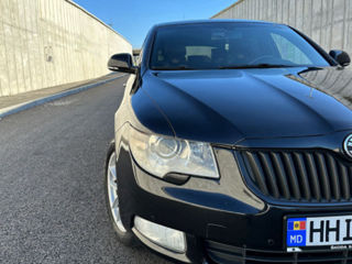 Skoda Superb foto 2