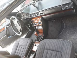 Mercedes Series (W124) foto 10