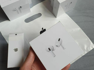 Apple Air pods 2 Pro - 200 €. AirPods 4 ANC - 160 €  AirPods 3 - 110 €. AirPods 4 - 135 €.  foto 0