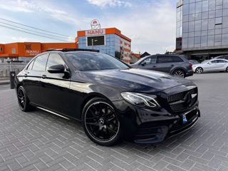 Mercedes E-Class foto 1