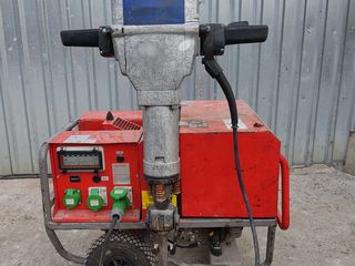 Generator cu demolator Bosch. foto 1