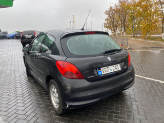 Peugeot 207 foto 4