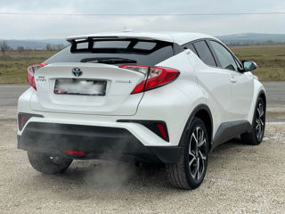 Toyota C-HR foto 2