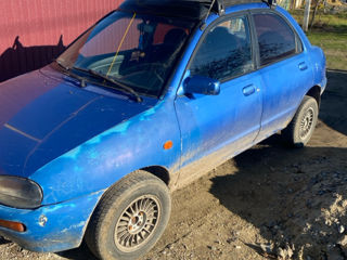 Mazda 121 foto 2