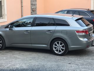 Toyota Avensis foto 1