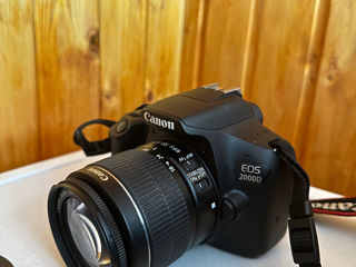 Canon EOS 2000 D