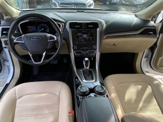 Ford Fusion foto 13