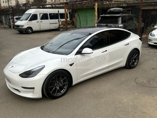 Tesla Model 3 foto 3