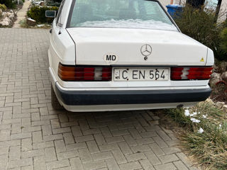 Mercedes 190 foto 4