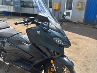 Yamaha Tmax 560 Tech Max 
Quad lock 
BCD
Top case 35L in culoare original 
Tara de origine Germania , MUNICH  foto 1