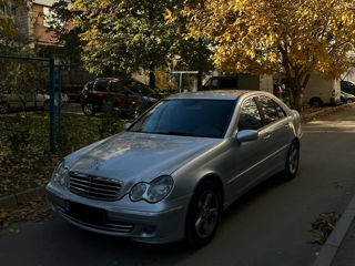 Mercedes C-Class foto 3