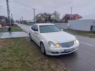 Mercedes E-Class foto 2