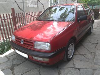 Volkswagen Vento foto 4