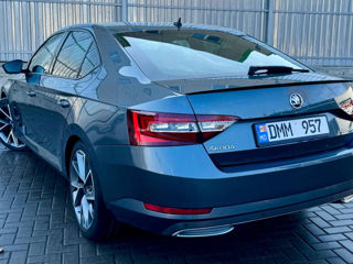 Skoda Superb foto 3