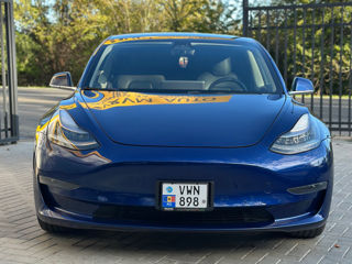 Tesla Model 3 foto 2