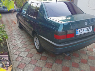 Volkswagen Vento foto 4