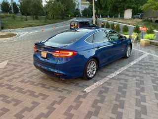 Ford Fusion foto 2