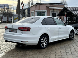 Volkswagen Jetta foto 3