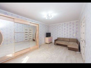 Apartament cu 2 camere, 56 m², Botanica, Chișinău foto 2