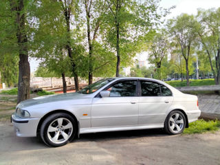 BMW 5 Series foto 5